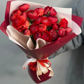 Букет из 21 красного ранункулюса в Егорьевске