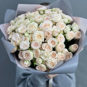 Букет "Кремовый микс" из 25 кустовых роз (50 см) в Егорьевске