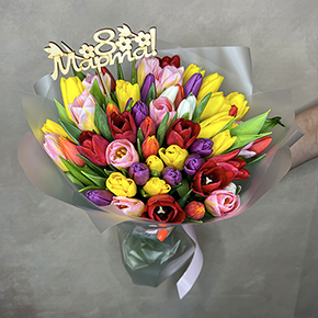 Яркий микс 51 тюльпан к 8 марта в Егорьевске