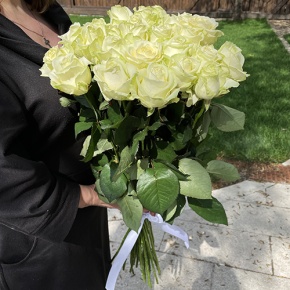 Букет из 21 белой розы (70 см) в Егорьевске