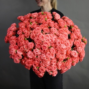 Букет из 39 коралловых кустовых роз (50 см) в Егорьевске