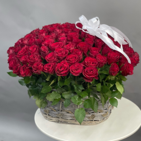 Композиция в корзине из 101 красной розы в Егорьевске