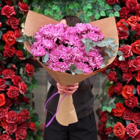 Букет  "Гармония" из 7 хризантем с эвкалиптом в Егорьевске