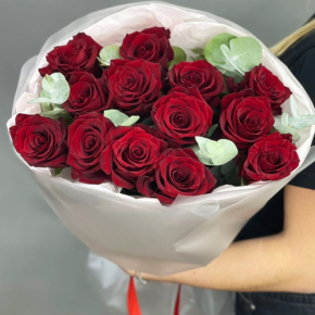 Букет из 13 роз Эквадор Эксплорер (60 см) в Егорьевске