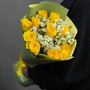 Букет "Нотка счастья" из лимонных роз и хамелациума (40 см) в Егорьевске