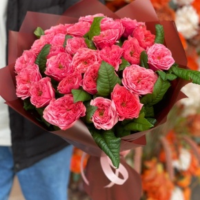 Букет из 25 махровых пионовидных роз Риджентс парк  (60 см) в Егорьевске