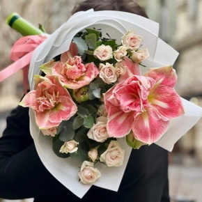 Букет "Анель" из амариллисов и кустовых роз в Егорьевске