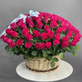 Композиция в корзине из 151 малиновой розы в Егорьевске