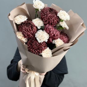 Букет из хризантем Бигоуди и диантусов в Егорьевске