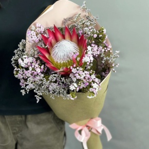 Букет из хамелациума, лимонниума и протеи в Егорьевске
