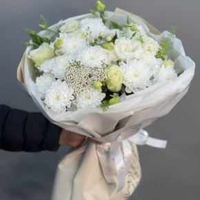 Букет "Меланхолия" из роз и хризантем в Егорьевске