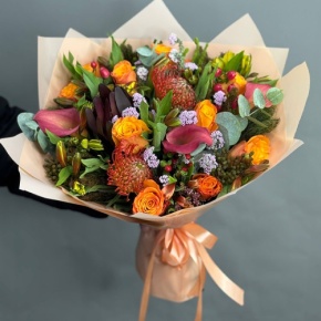 Букет "Даниэлла" из калл, роз, гиперикума, сафари, капса и лейко в Егорьевске