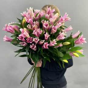 Букет из 17 розовых лилий в Егорьевске