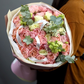 Букет "Миссис" из кустовой розы Джульетта и эустом в Егорьевске