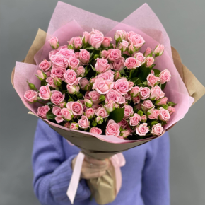 Букет  из 19 кустовых роз (60 см) в Егорьевске