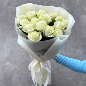 Букет "Умка" из 15 белых роз (50 см) в Егорьевске
