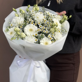 Букет "Вера и надежда" из ромашек, гербер, эвкалипта, диантусов и эустом в Егорьевске