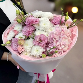 Букет "Табу" из хризантемы, Голландской гортензии и эустомы в Егорьевске