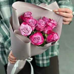 Букет "Сесилия" из 9 фиолетовых роз кения (40 см) в Егорьевске