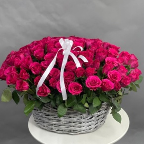 Композиция в корзине из 101 малиновой розы (40 см) в Егорьевске