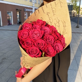 Букет из 15 роз Шангрила в крафте (60 см) в Егорьевске