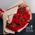 Букет 15 кустовых красных роз в Егорьевске