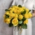 Букет из 25 лимонных роз с рускусом (40 см) в Егорьевске Букет из 25 лимонных роз с рускусом (40 см) в Егорьевске