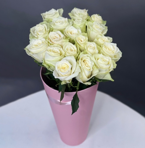 19 белых роз Кения в конусе в Егорьевске